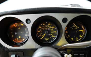 Porsche-944-1984-Hatchback-29