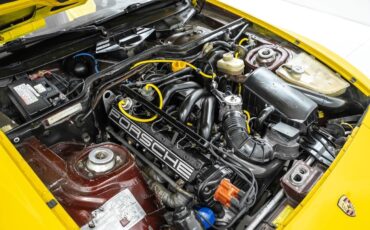 Porsche-944-1984-Hatchback-30
