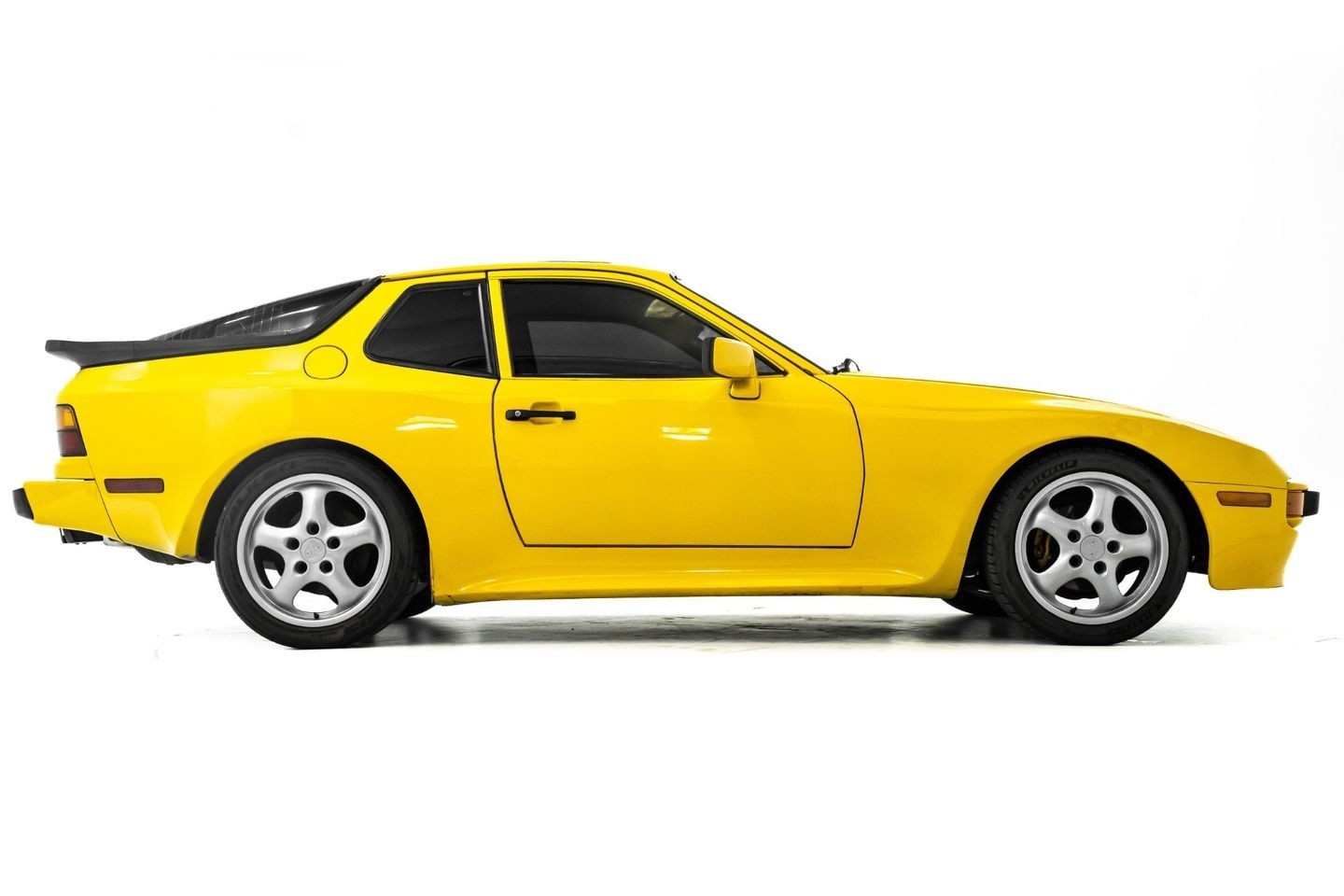 Porsche-944-1984-Hatchback-4