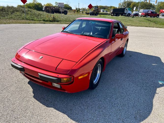 Porsche-944-1984-Red-12