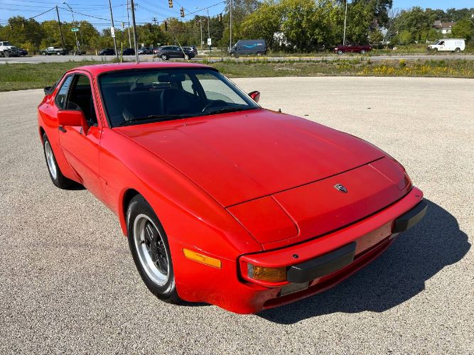 Porsche-944-1984-Red-13
