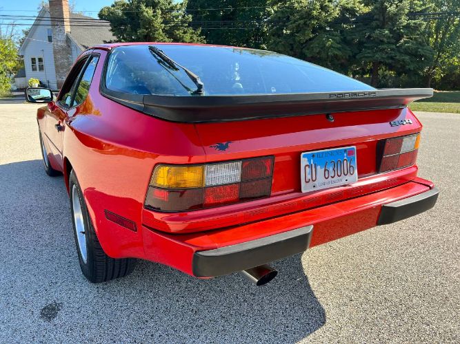 Porsche-944-1984-Red-18