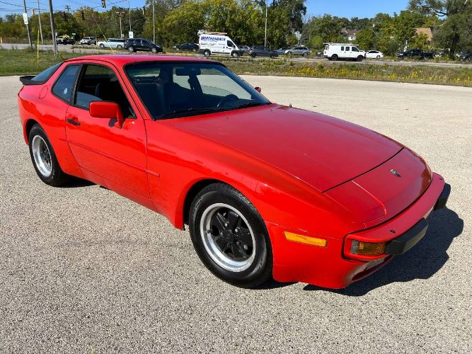 Porsche-944-1984-Red-2