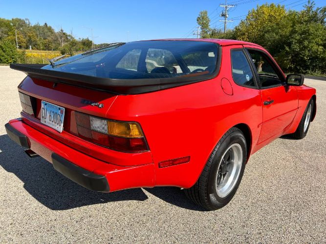 Porsche-944-1984-Red-22