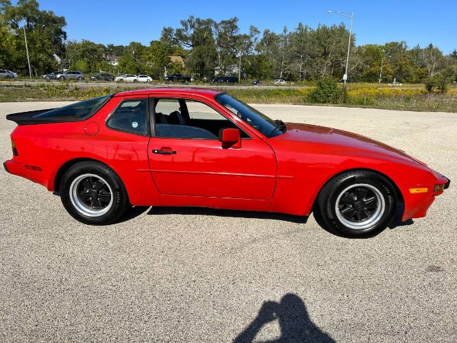 Porsche-944-1984-Red-23