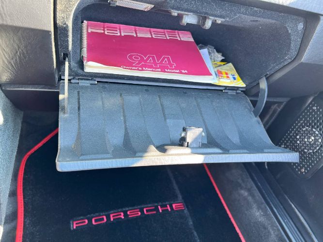 Porsche-944-1984-Red-3