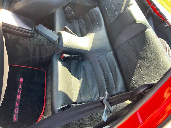 Porsche-944-1984-Red-5