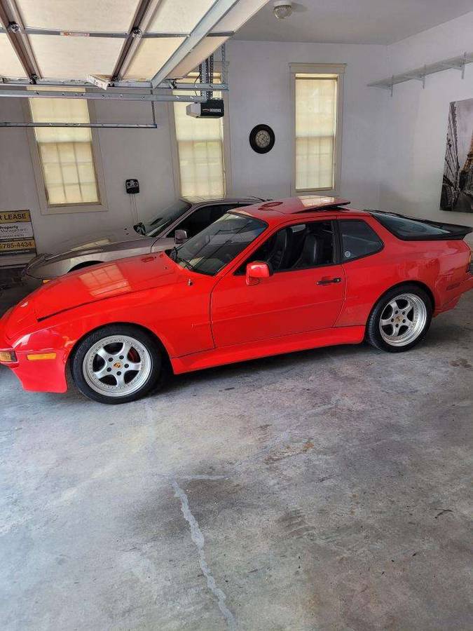 Porsche-944-1984-red-12