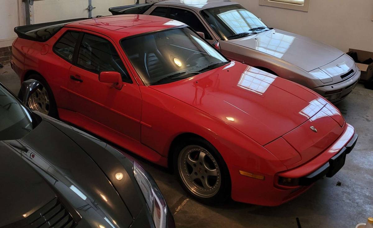 Porsche-944-1984-red-13