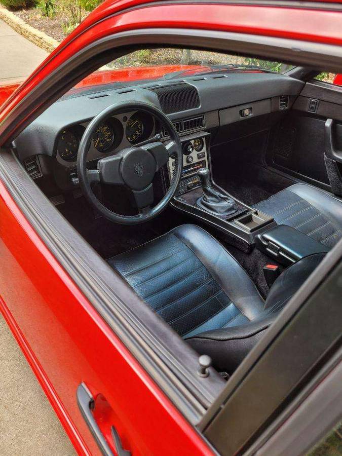 Porsche-944-1984-red-2