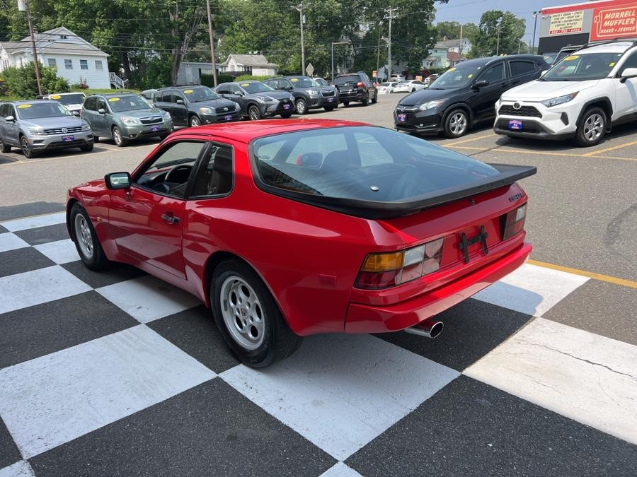Porsche-944-1985-Coupe-11
