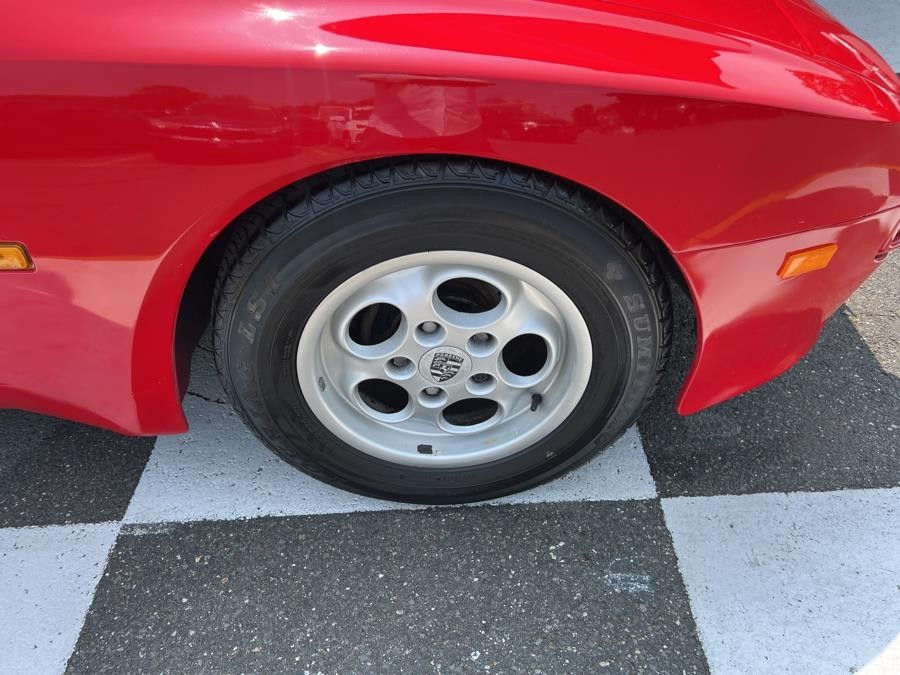 Porsche-944-1985-Coupe-16