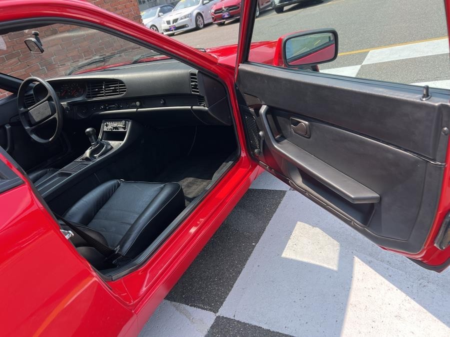 Porsche-944-1985-Coupe-31