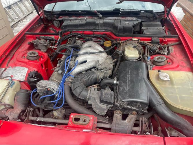 Porsche-944-1985-Red-Black-1
