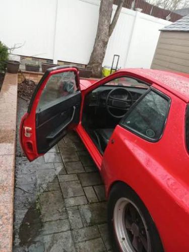 Porsche-944-1985-Red-Black-2