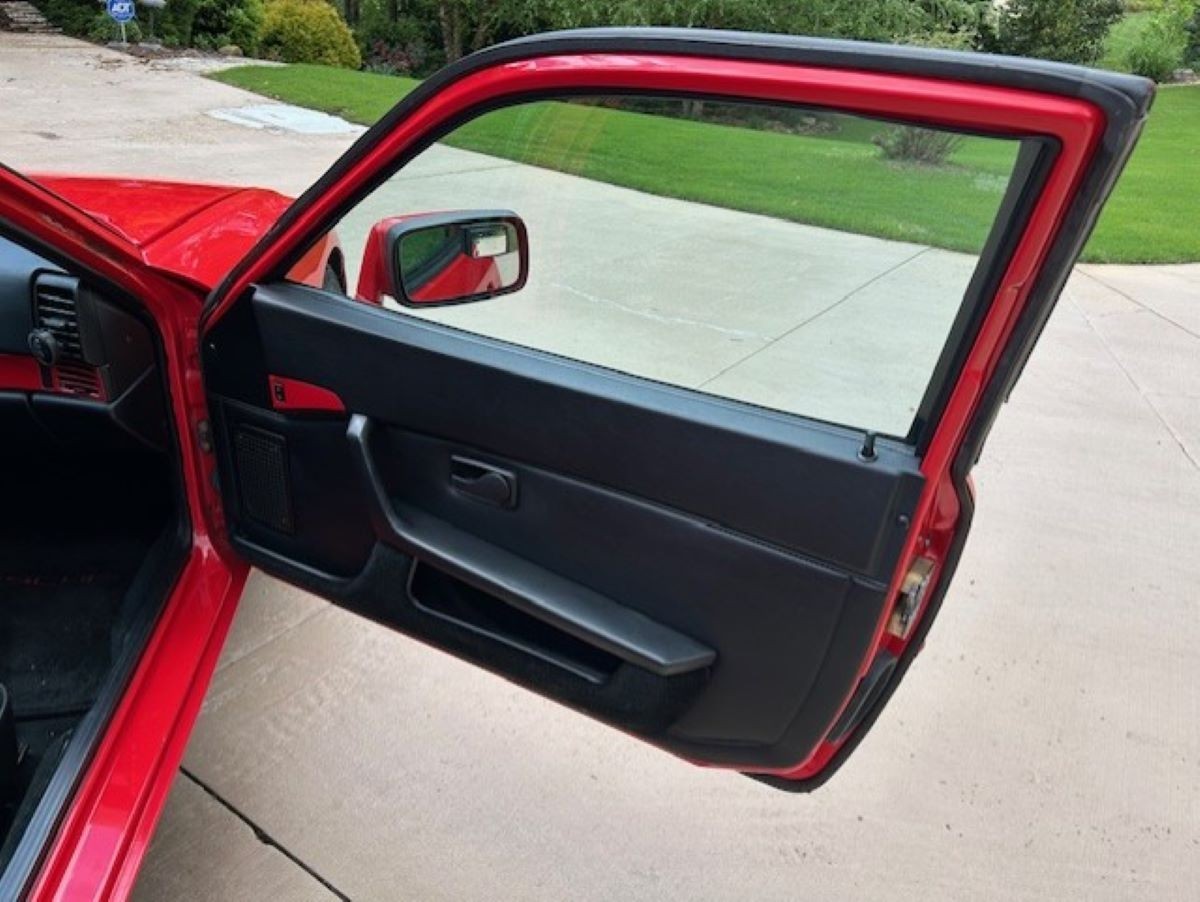 Porsche-944-1986-Coupe-9
