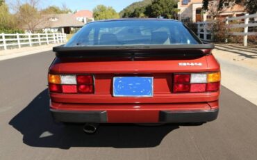 Porsche-944-1986-Garnet-Red-Metallic-Light-Gray-Leather-16