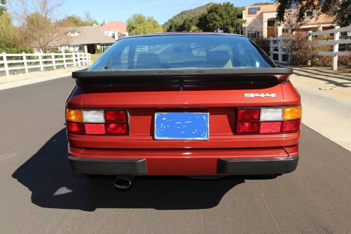 Porsche-944-1986-Garnet-Red-Metallic-Light-Gray-Leather-16