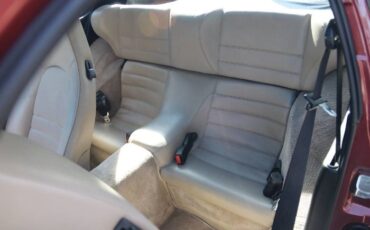 Porsche-944-1986-Garnet-Red-Metallic-Light-Gray-Leather-4