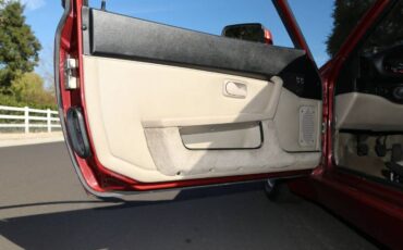 Porsche-944-1986-Garnet-Red-Metallic-Light-Gray-Leather-5
