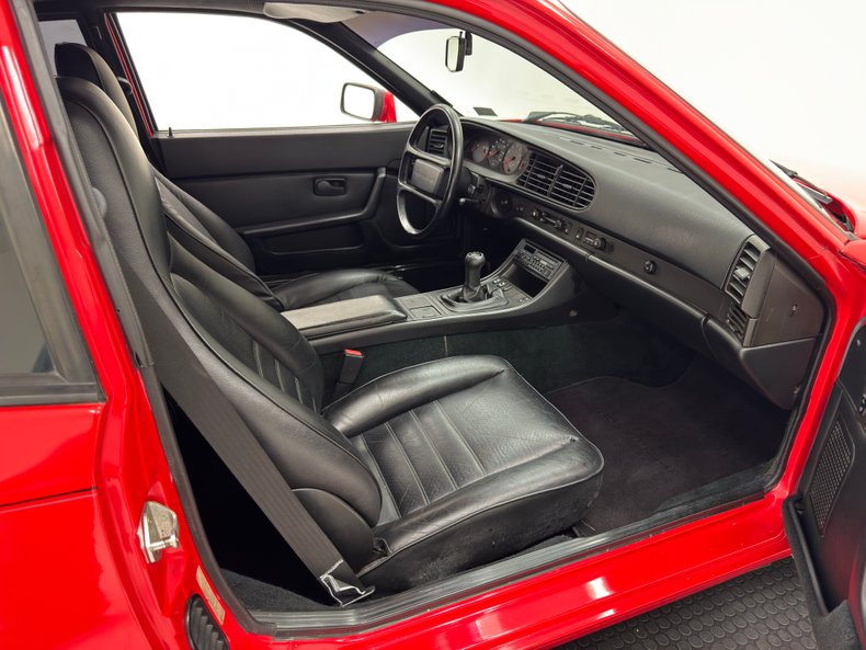 Porsche-944-1986-Guards-Red-Black-11