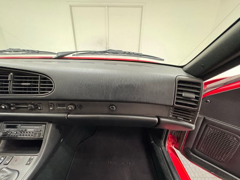 Porsche-944-1986-Guards-Red-Black-46