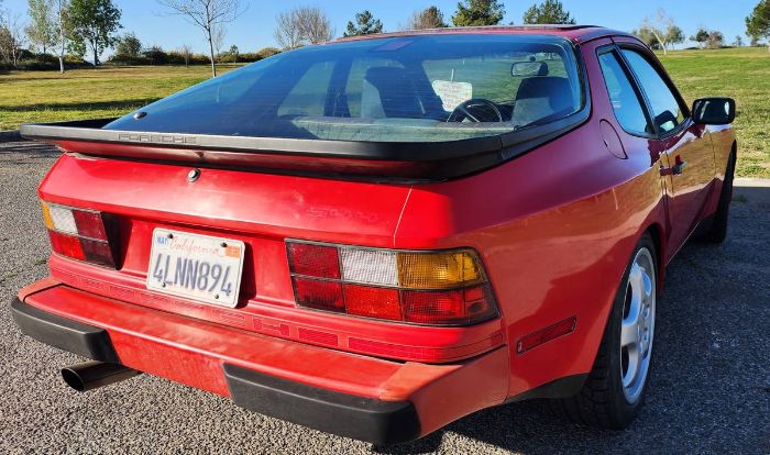 Porsche-944-1986-Red-12