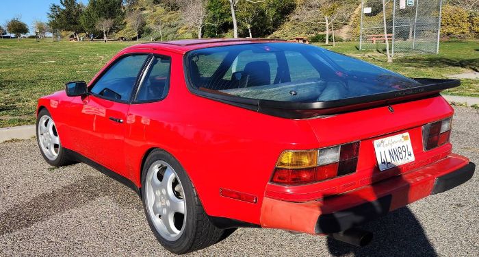 Porsche-944-1986-Red-14