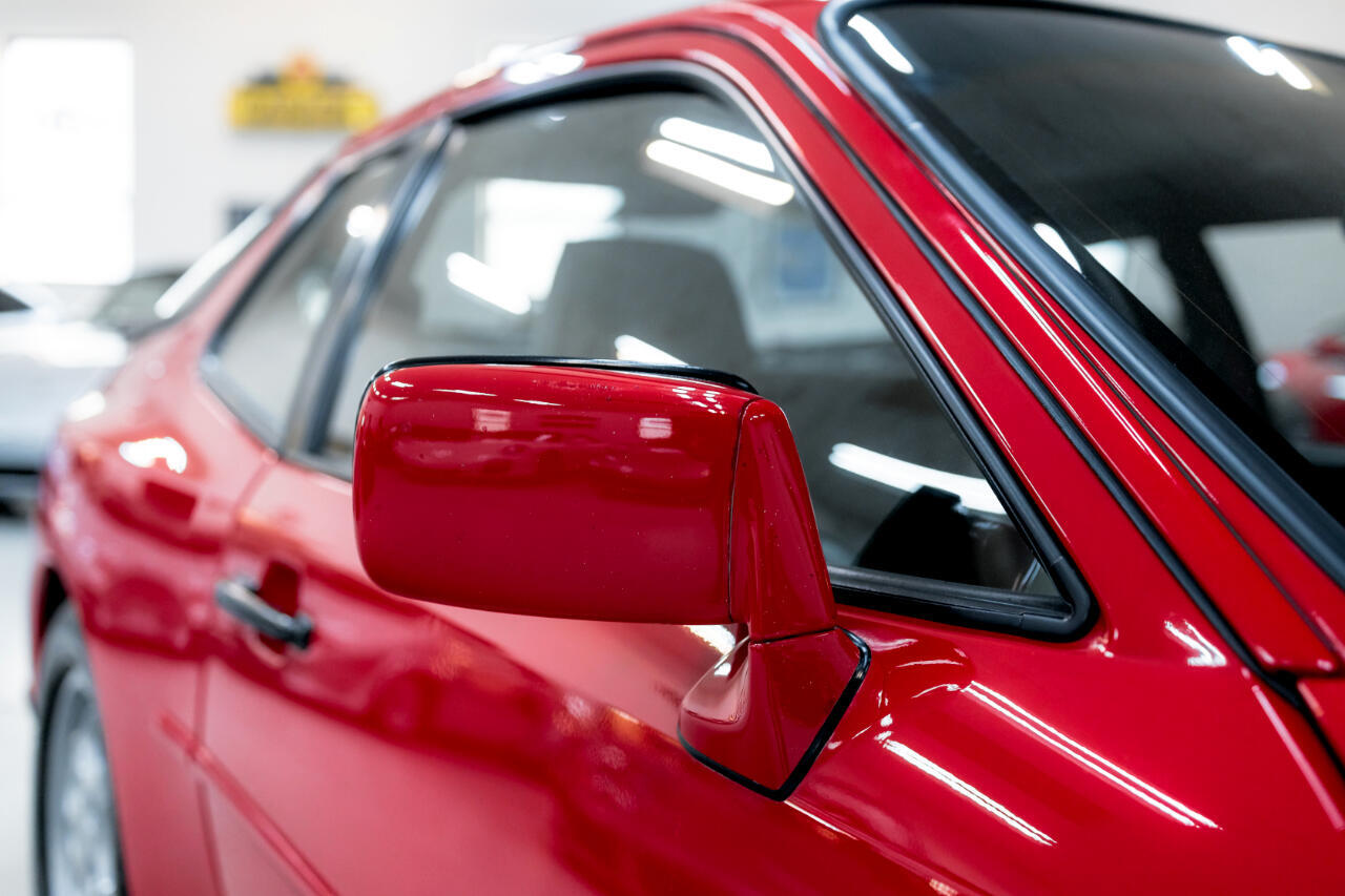 Porsche-944-1987-Coupe-23