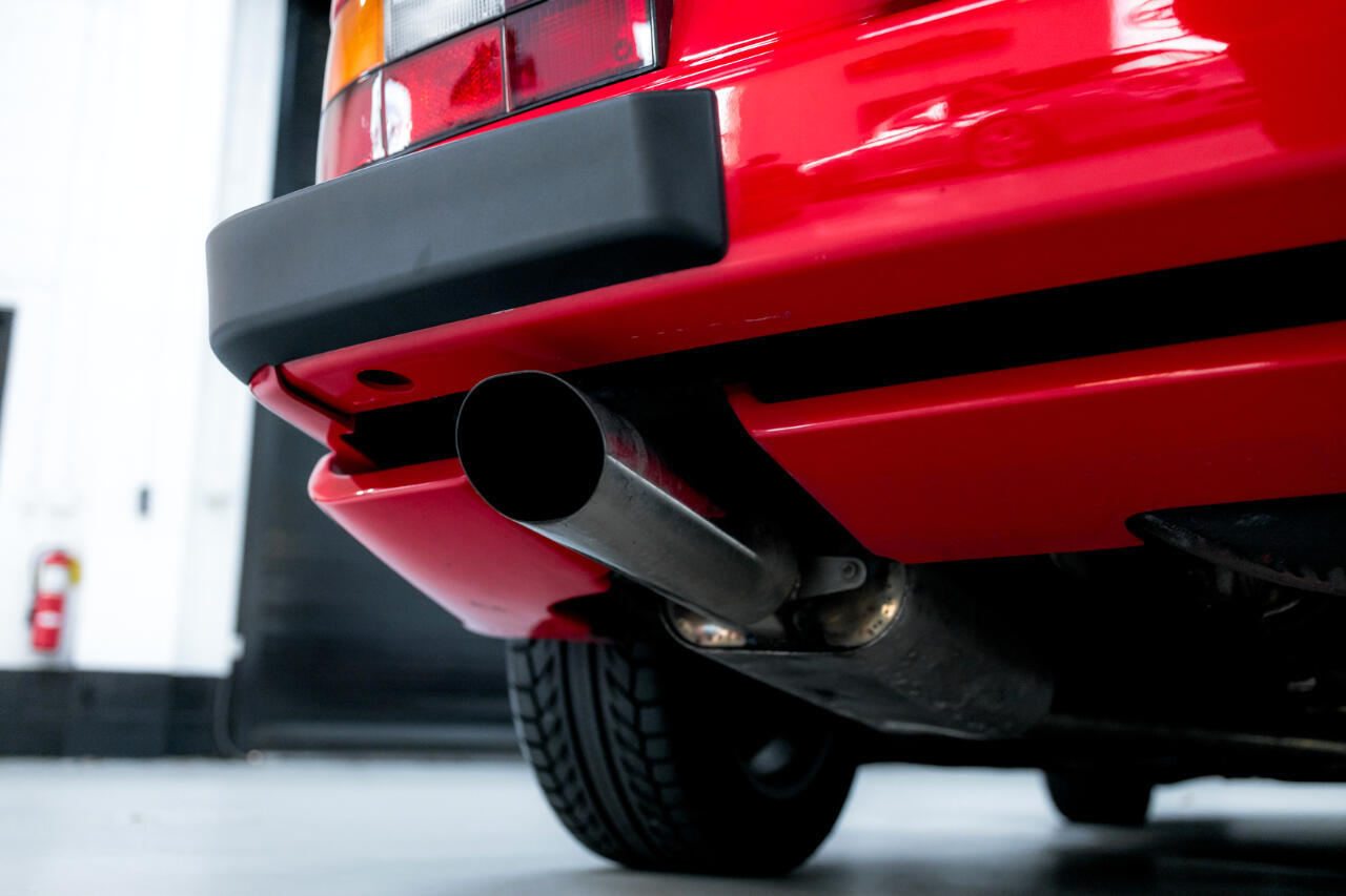 Porsche-944-1987-Coupe-31