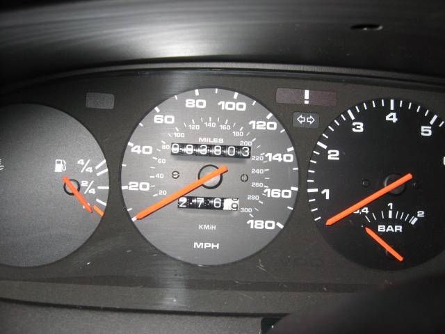 Porsche-944-1987-Malvern-Red-Oatmeal-13