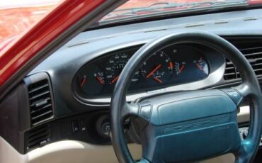 Porsche-944-1987-Malvern-Red-Oatmeal-8