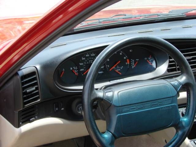 Porsche-944-1987-Malvern-Red-Oatmeal-8