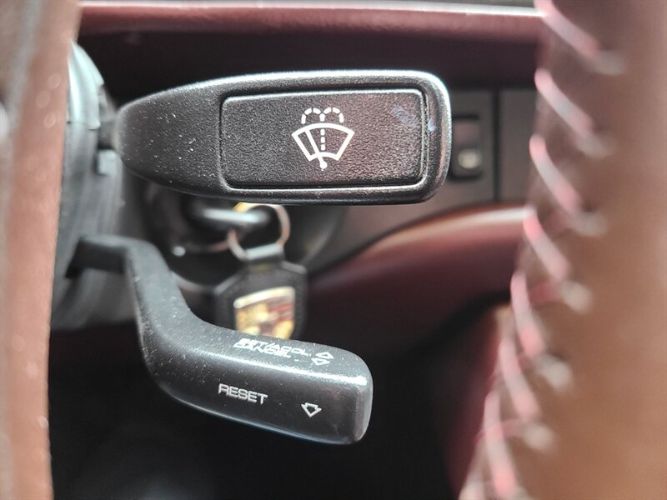 Porsche-944-1987-White-Burgundy-11