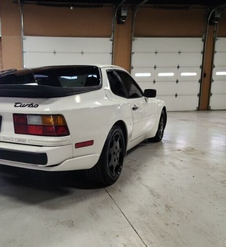 Porsche-944-1987-White-Burgundy-15