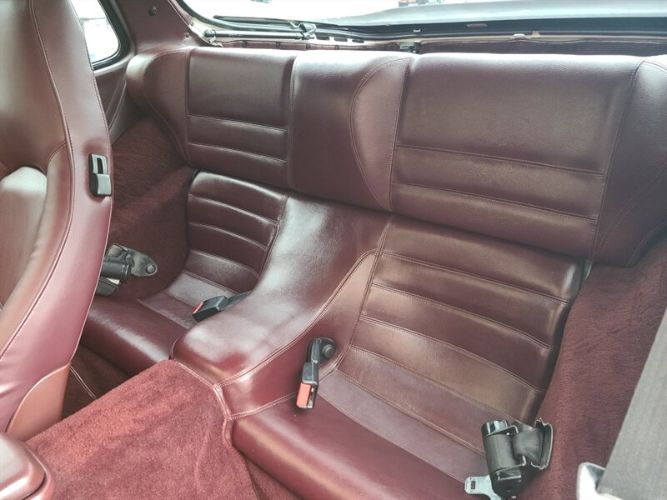 Porsche-944-1987-White-Burgundy-2