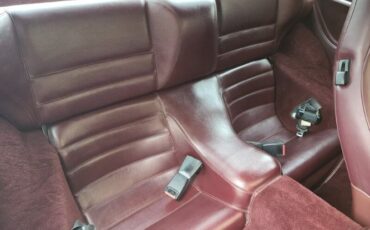 Porsche-944-1987-White-Burgundy-3