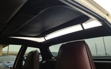 Porsche-944-1987-White-Burgundy-33