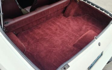 Porsche-944-1987-White-Burgundy-38