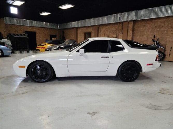 Porsche-944-1987-White-Burgundy-6