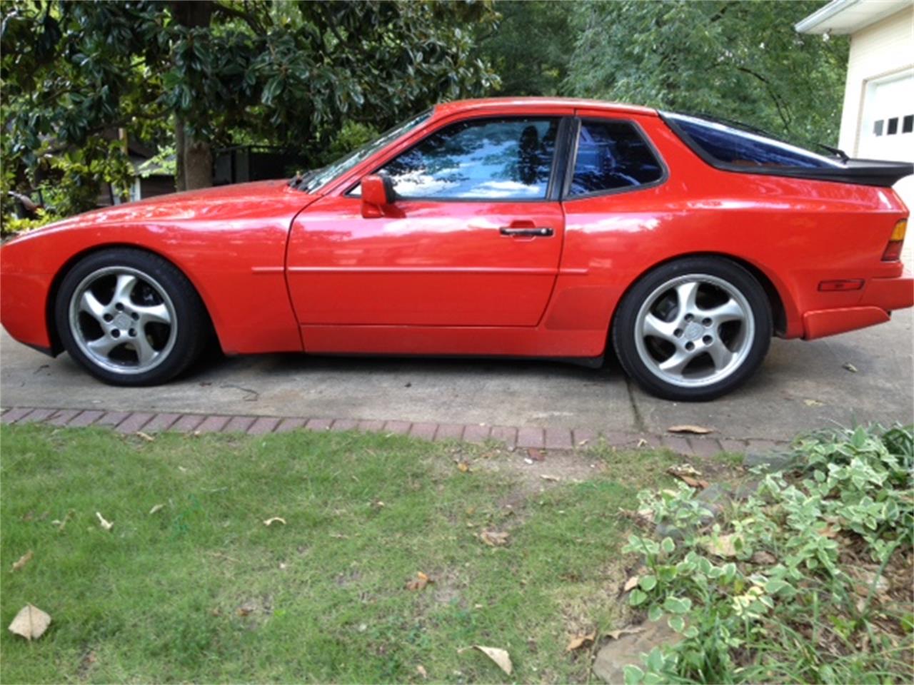 Porsche-944-1988-Red-Black