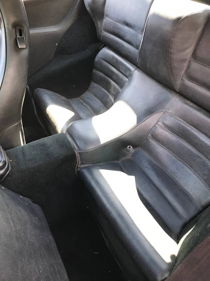Porsche-944-turbo-1986-13