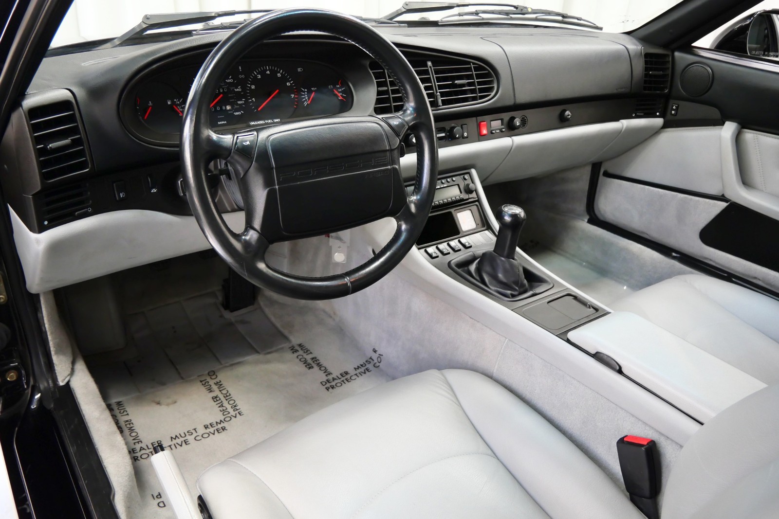 Porsche-968-1995-Coupe-11