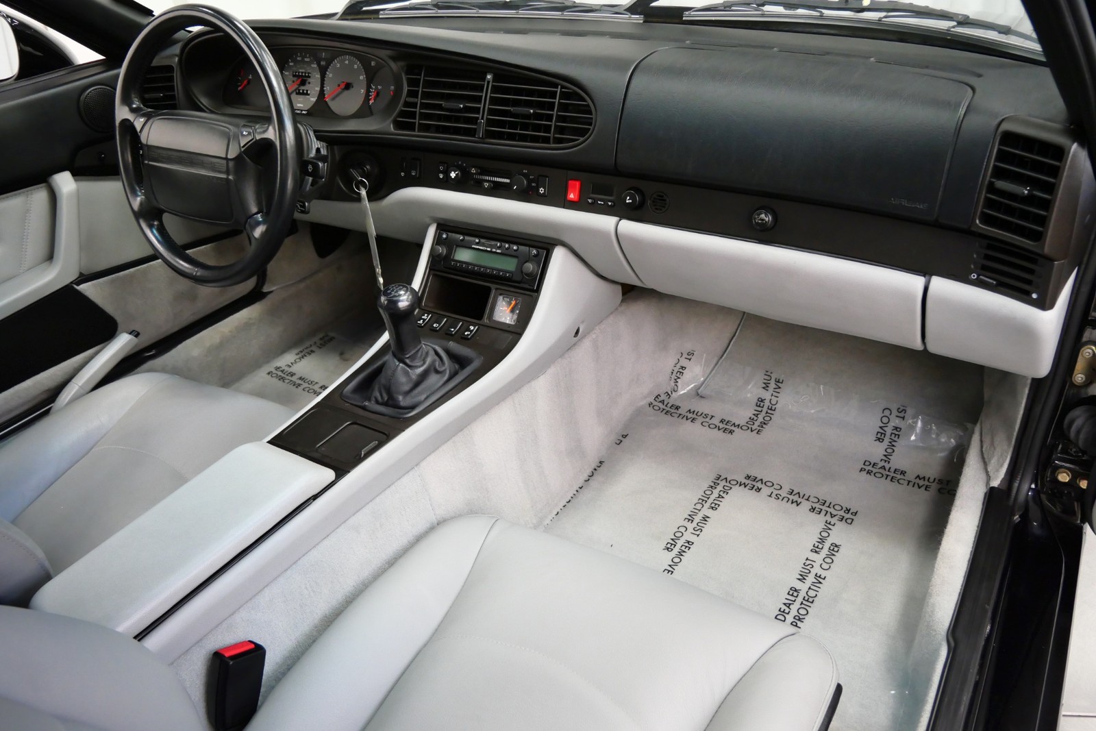 Porsche-968-1995-Coupe-12
