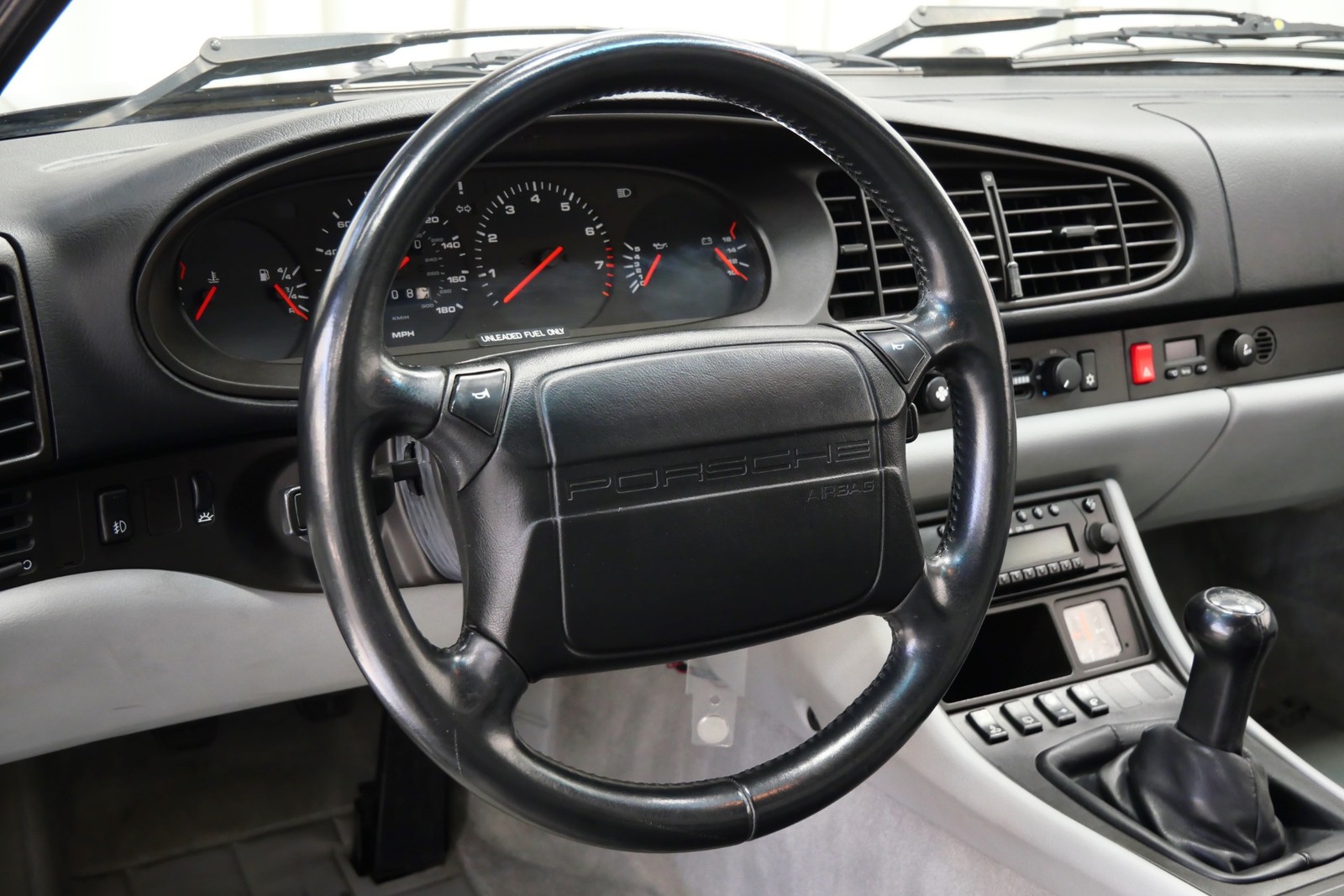 Porsche-968-1995-Coupe-13
