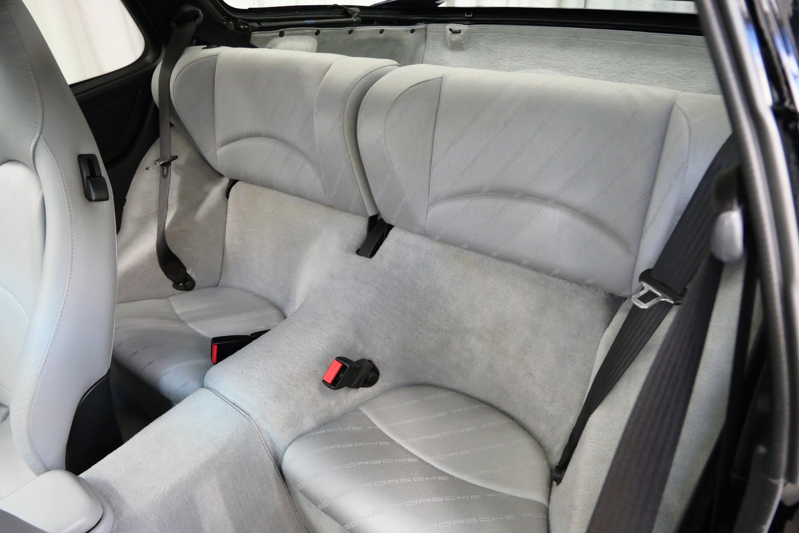 Porsche-968-1995-Coupe-14
