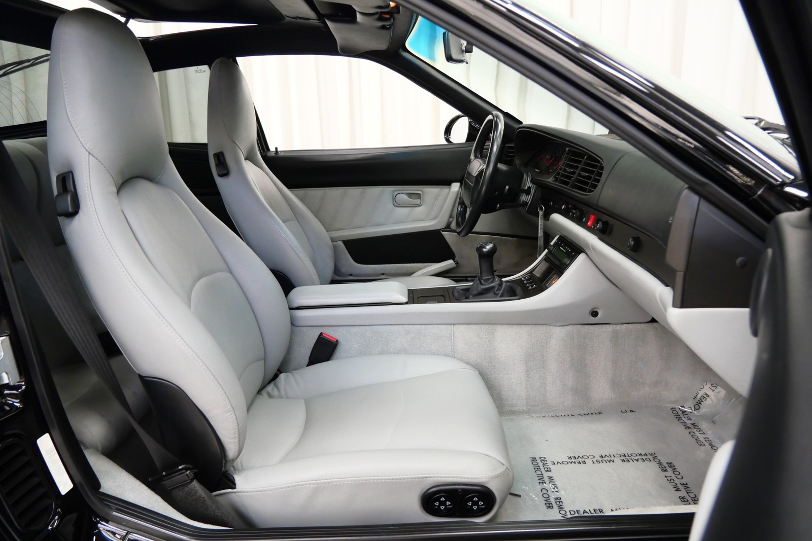 Porsche-968-1995-Coupe-22