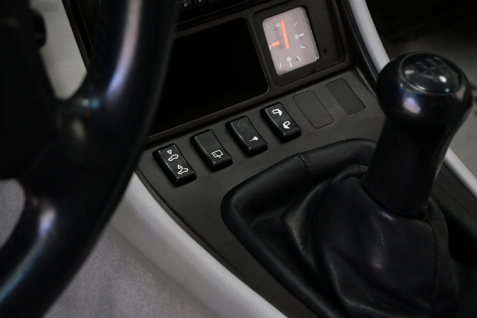 Porsche-968-1995-Coupe-26