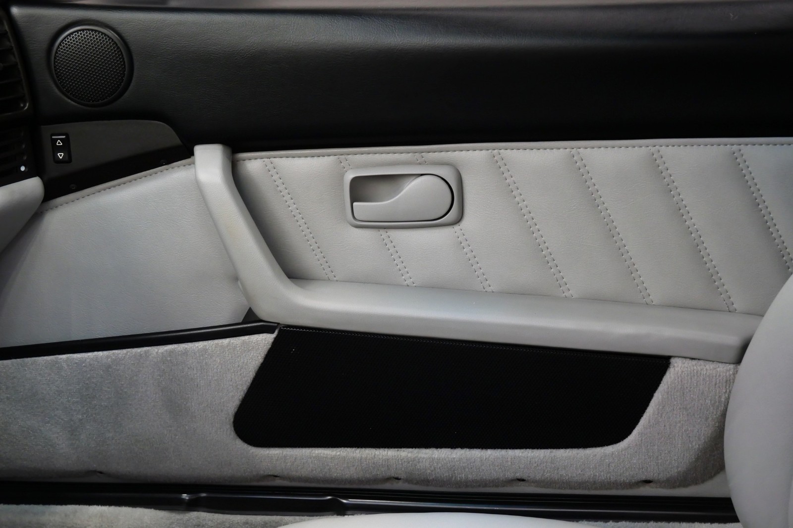 Porsche-968-1995-Coupe-31
