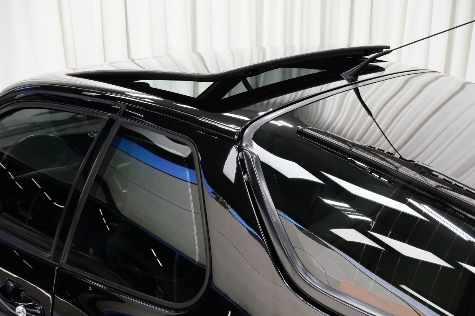 Porsche-968-1995-Coupe-36
